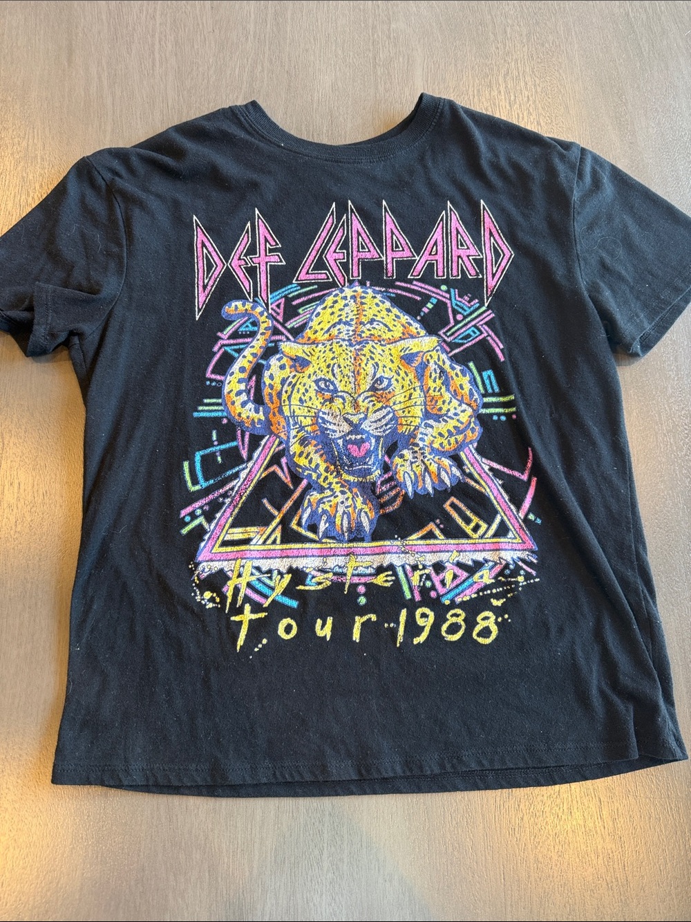 Def Leppard Women's Black Graphic Short Sleeve Tee - 1988 Tour Leopard